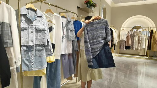 杭派品牌折扣女裝IM27 秋款風(fēng)衣連衣裙工廠直批優(yōu)勢解析